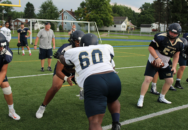 How Physical Therapy Can Help You Get Ready for Fall Sports